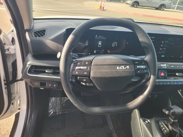Used 2025 Kia K4 FWD image 30