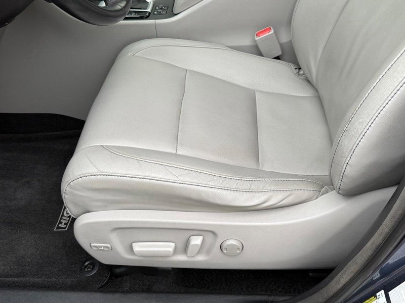 Used 2015 Toyota Highlander XLE image 22