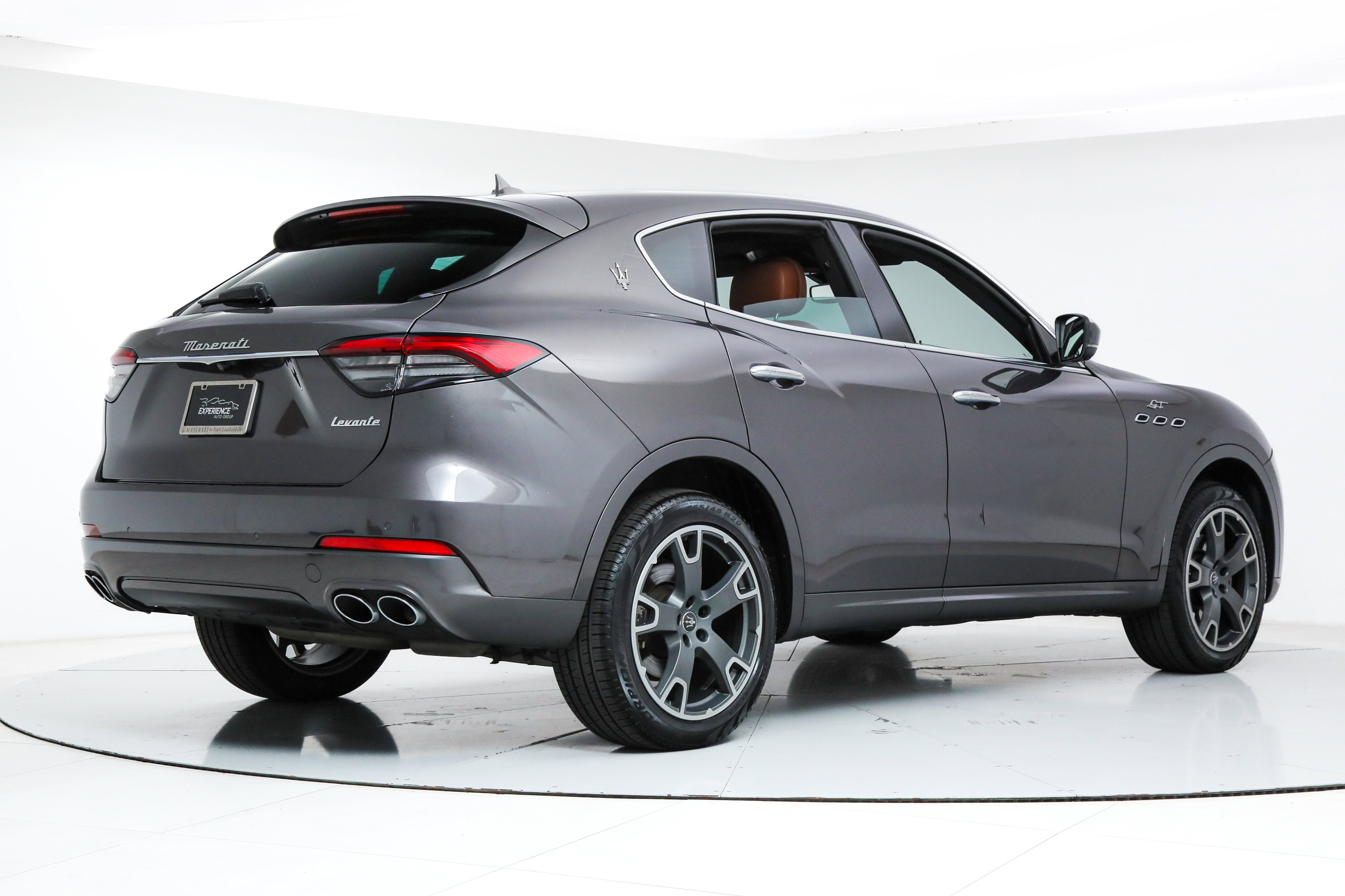Certified 2023 Maserati Levante GT image 5