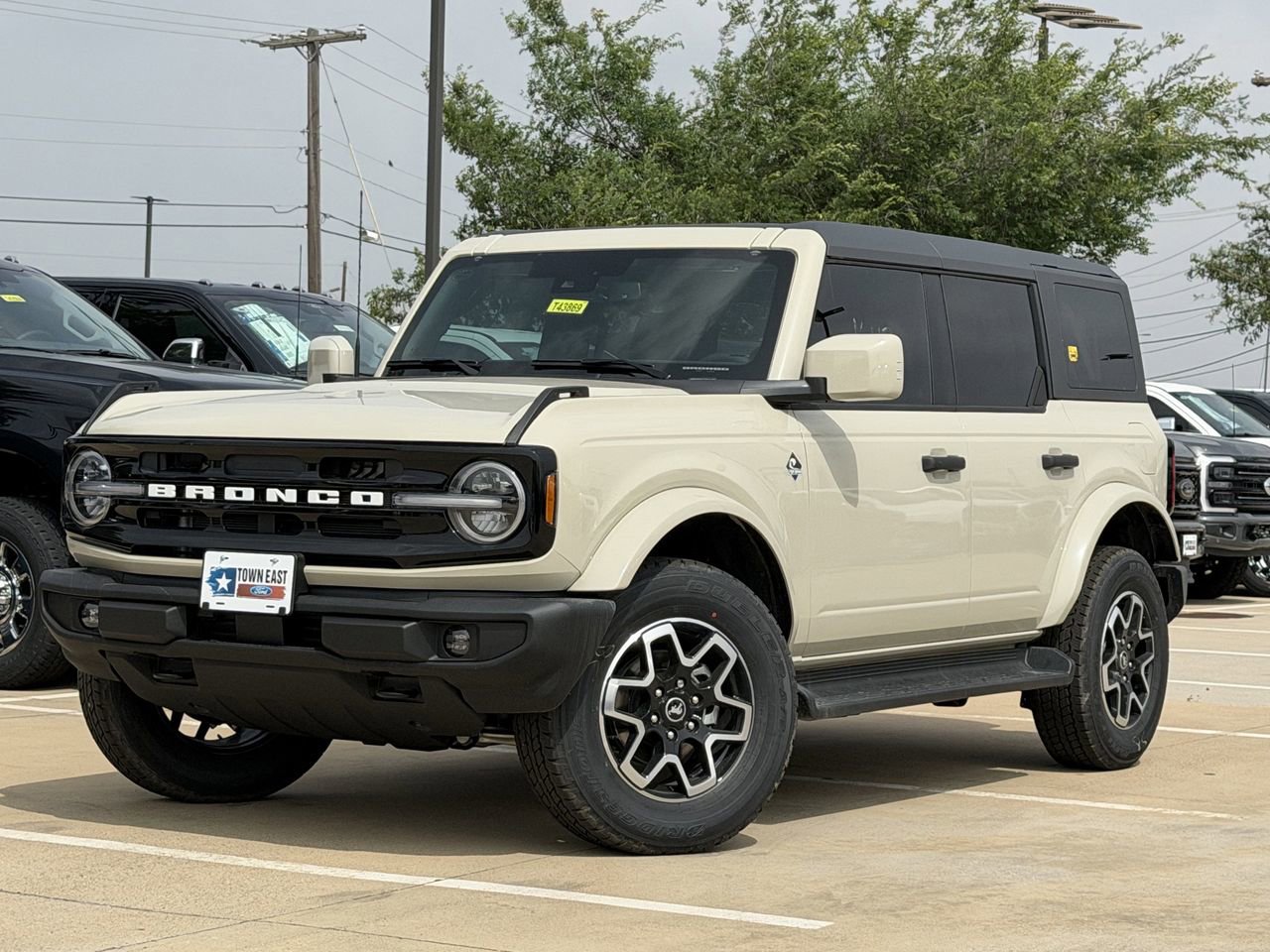 New 2026 Ford Bronco Outer Banks AWD/4WD image 33