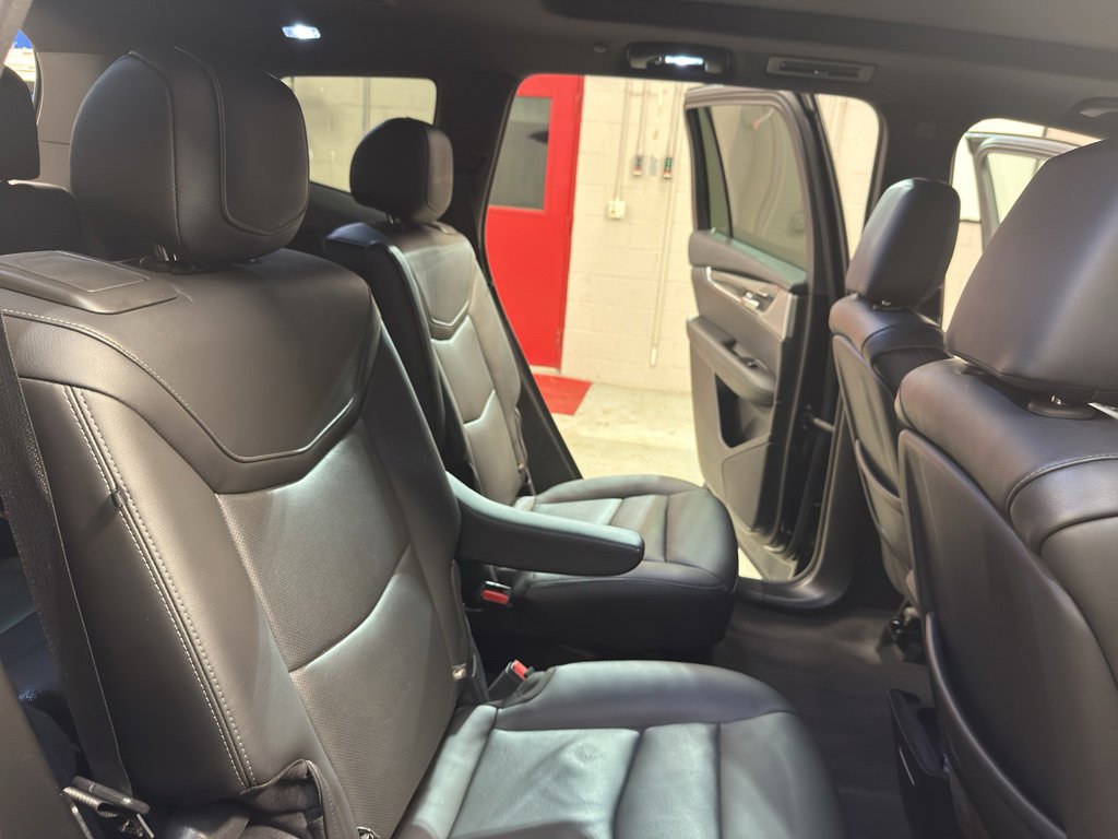 Used 2021 Cadillac XT6 Premium Luxury image 26