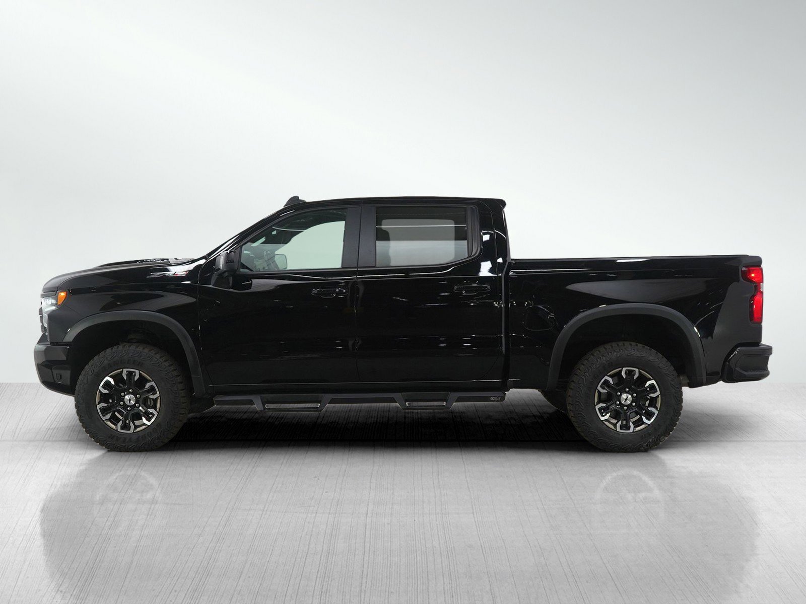 Used 2022 Chevrolet Silverado 1500 ZR2 image 2