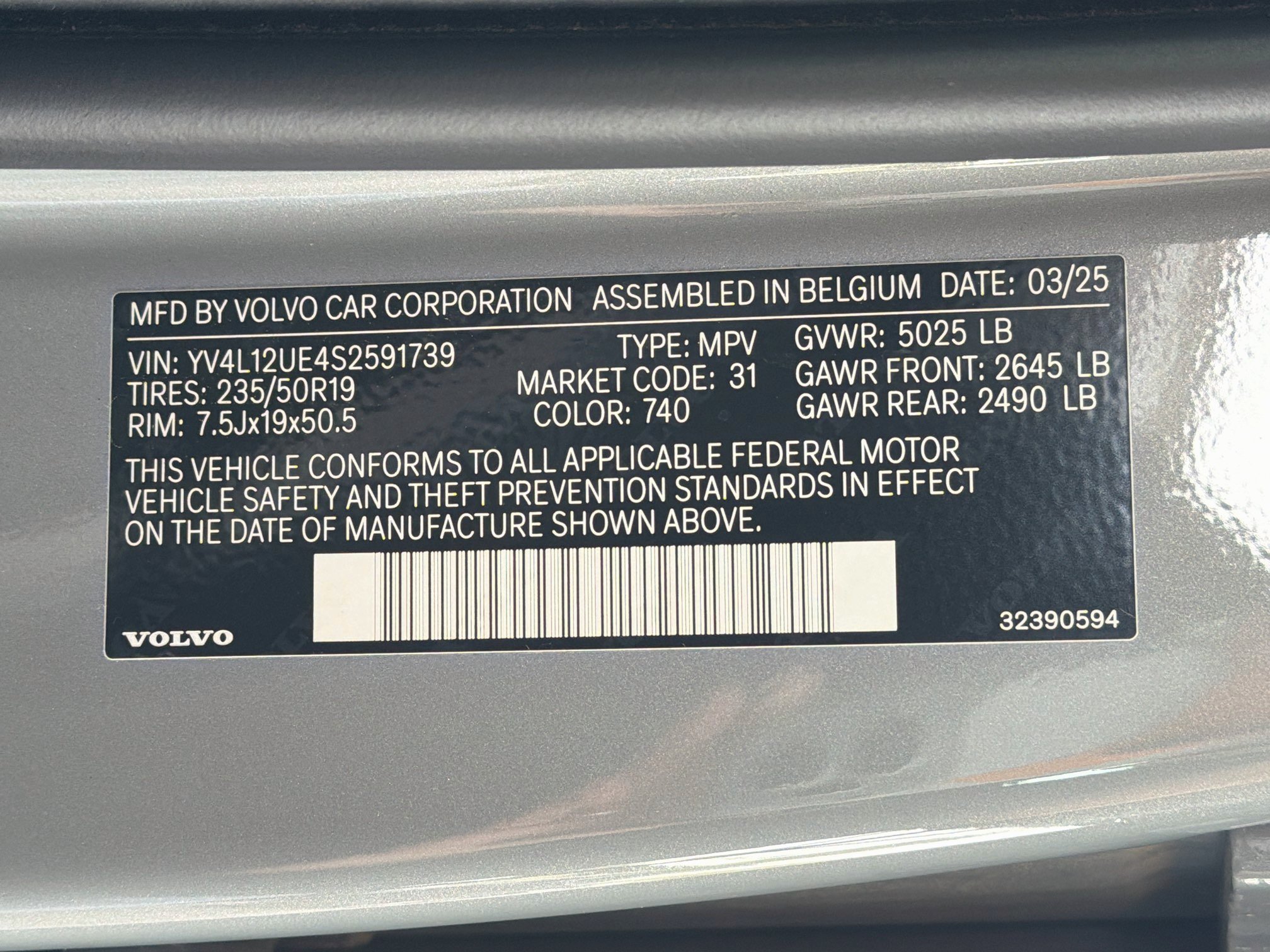 Used 2025 Volvo XC40 B5 Plus AWD/4WD image 12