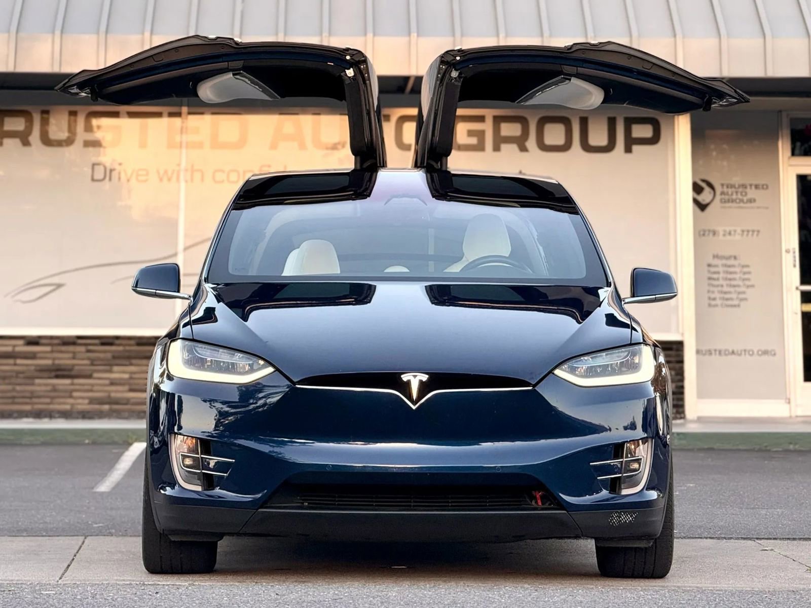 Used 2017 Tesla Model X 75D image 3
