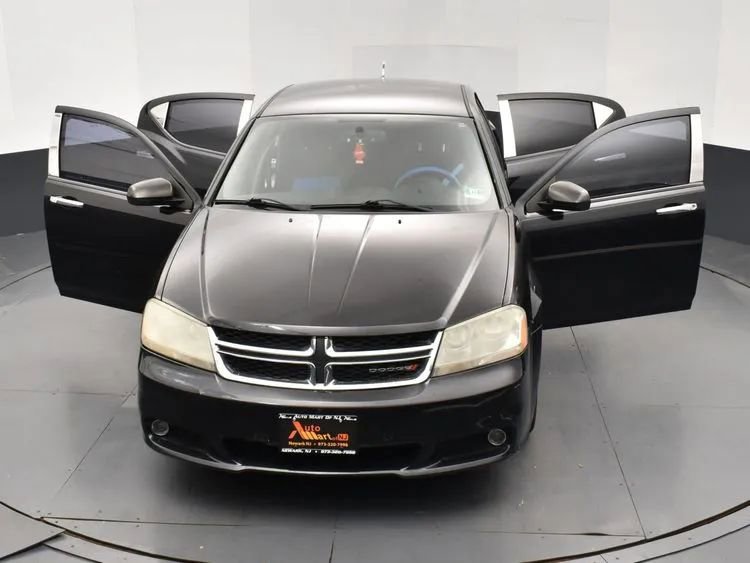 Used 2013 Dodge Avenger SXT image 10