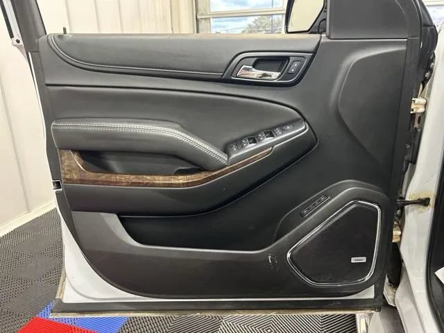 Used 2017 Chevrolet Suburban LT w/ LT Signature Package AWD/4WD image 11