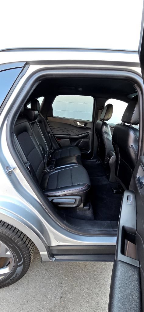 Used 2023 Ford Escape ST-Line Select AWD/4WD image 9