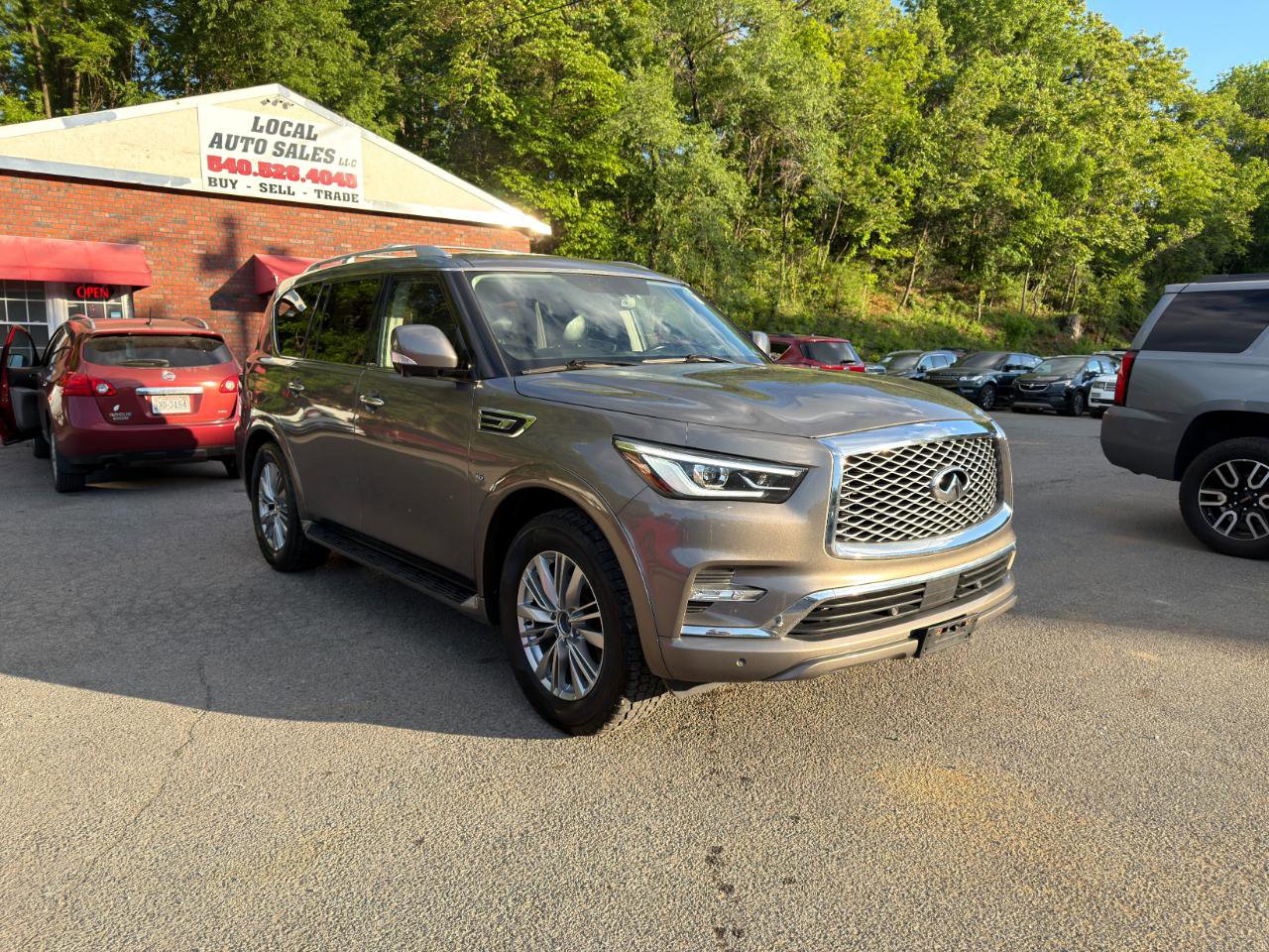 Used 2018 INFINITI QX80 4WD image 3