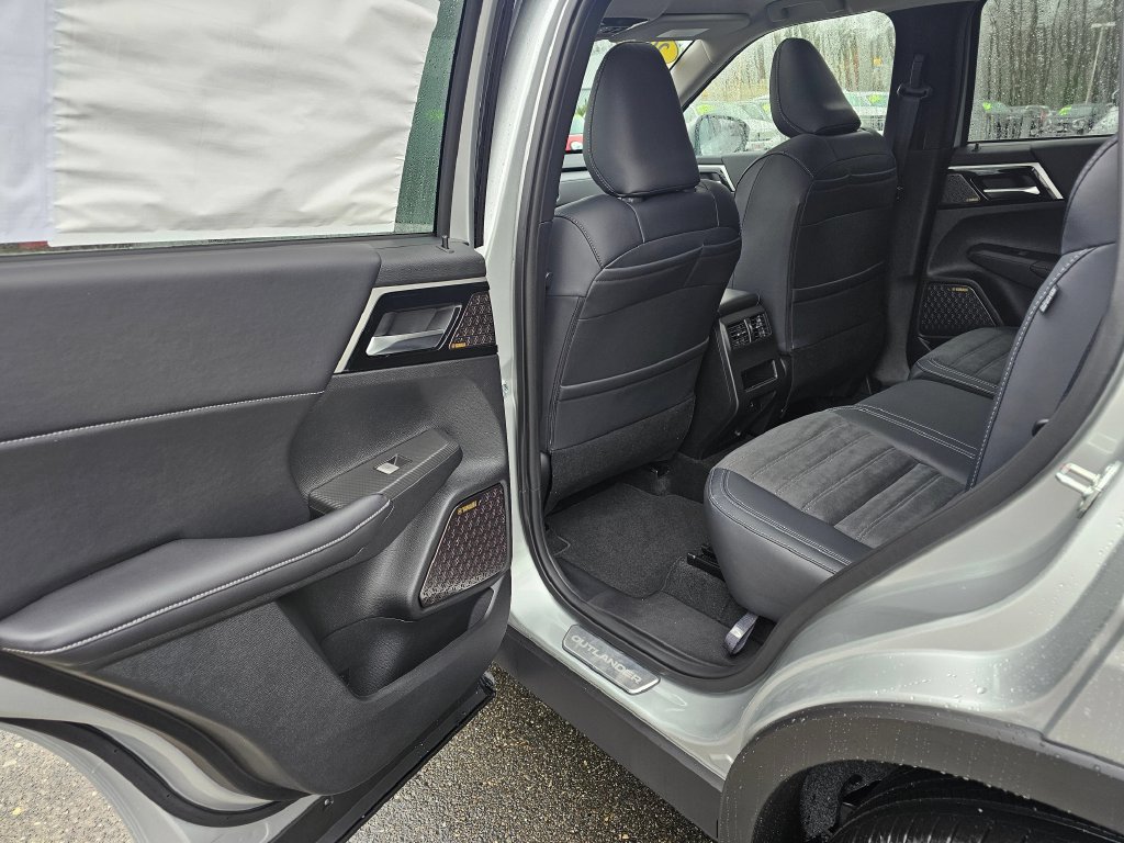 New 2026 Mitsubishi Outlander SE AWD/4WD image 11