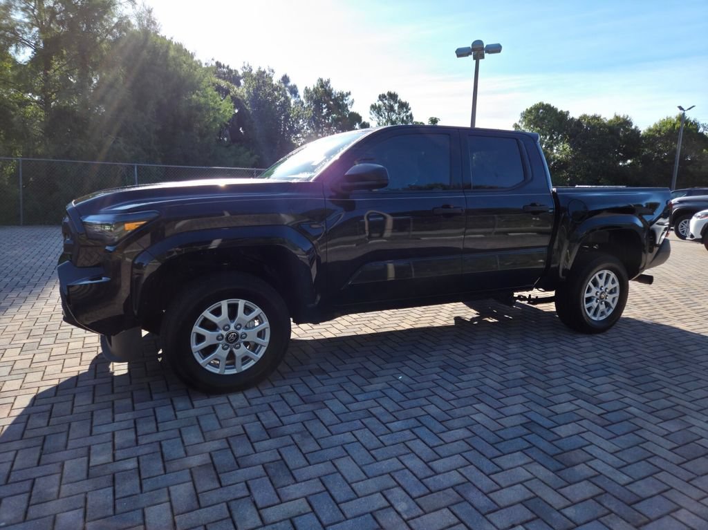Certified 2024 Toyota Tacoma SR AWD/4WD image 3