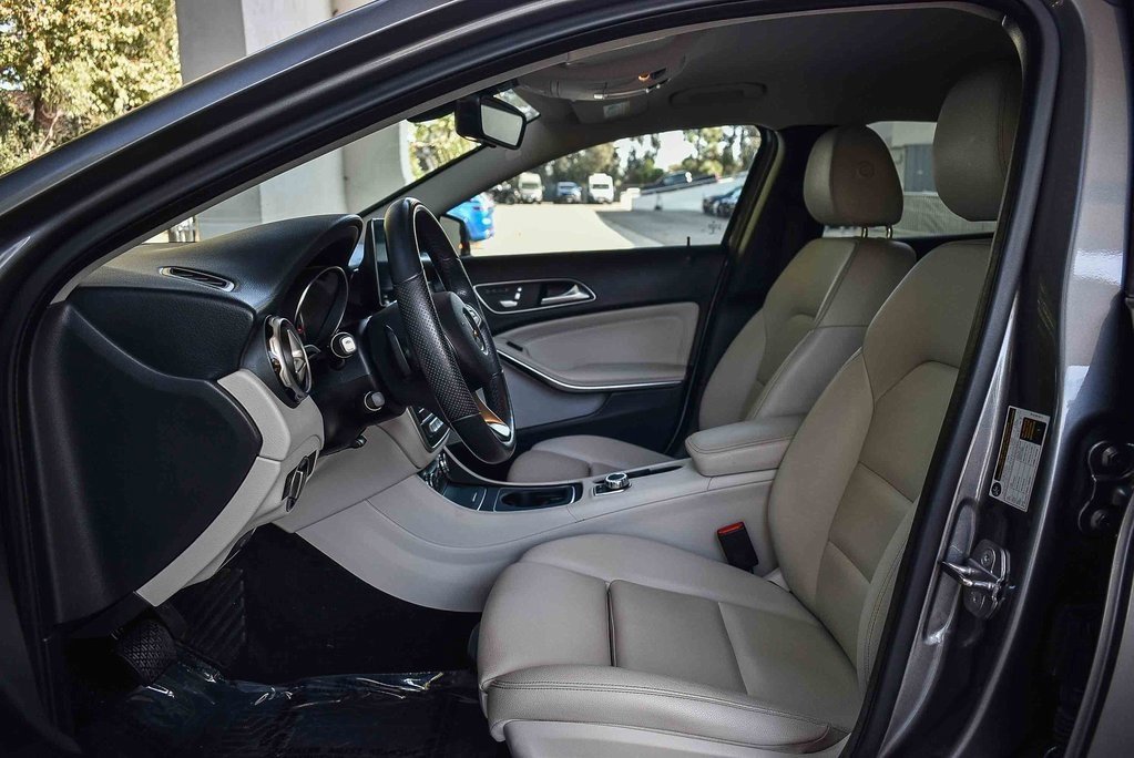 Used 2019 Mercedes-Benz GLA 250 4MATIC image 16