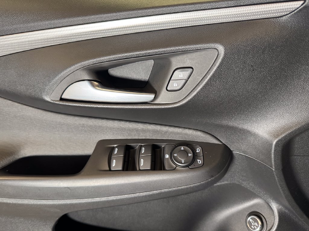 Used 2025 Buick Envista Preferred FWD image 19