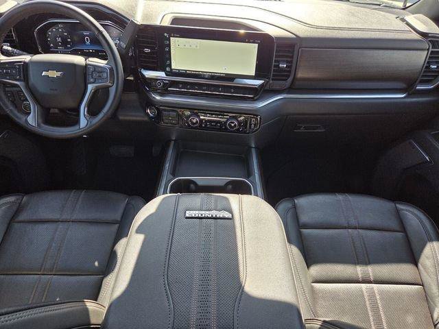 Used 2025 Chevrolet Silverado 2500 High Country w/ Technology Package AWD/4WD image 12