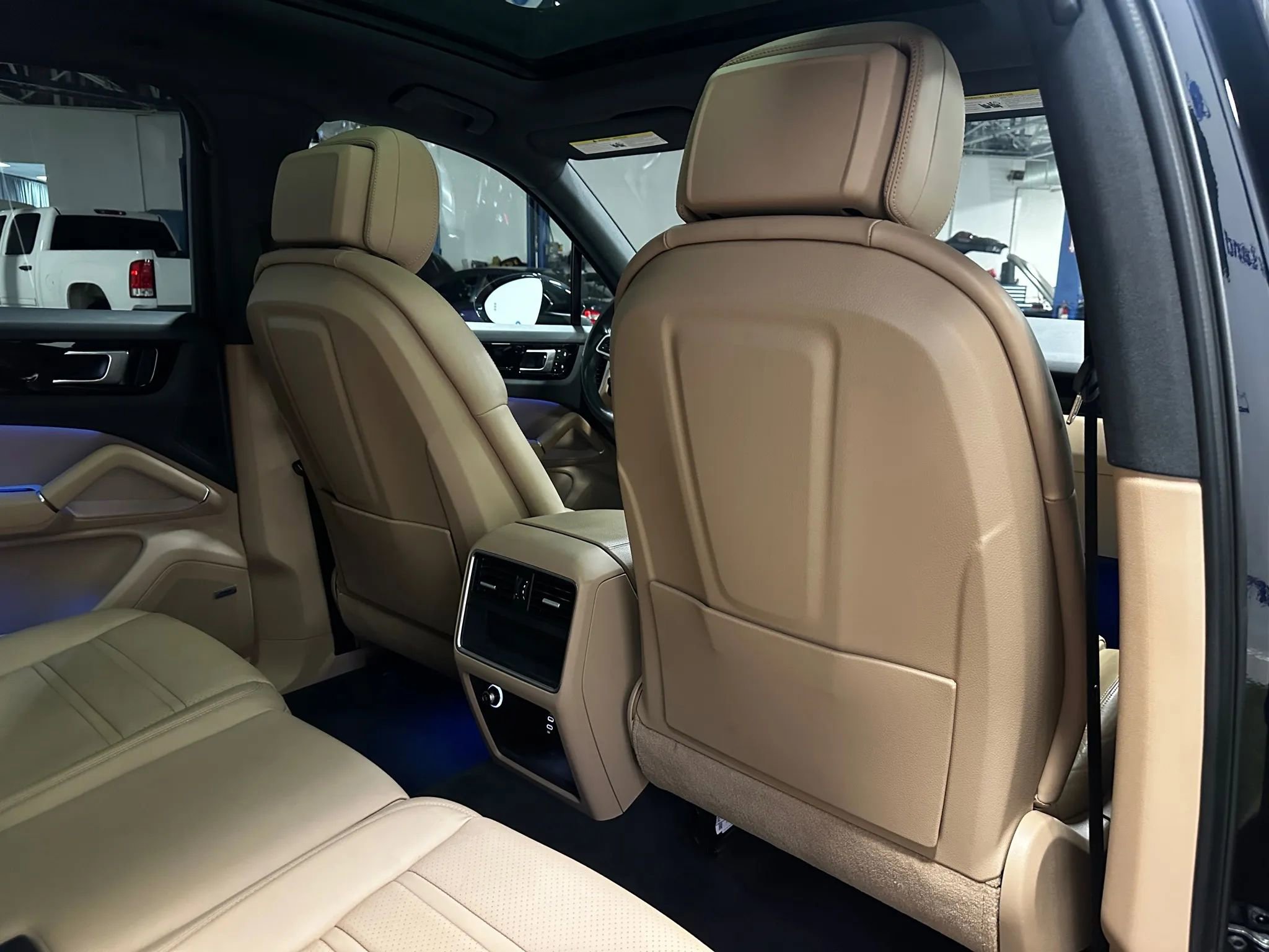 Used 2022 Porsche Cayenne Sport Utility 4D image 20