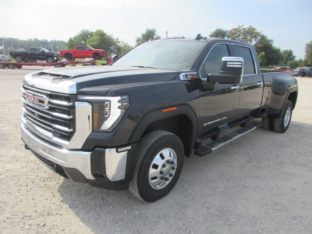 New 2026 GMC Sierra 3500 SLT w/ SLT Premium Package AWD/4WD image 11