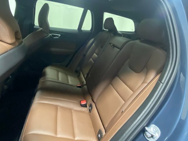 Certified 2025 Volvo V60 B5 Cross Country Plus AWD/4WD image 14