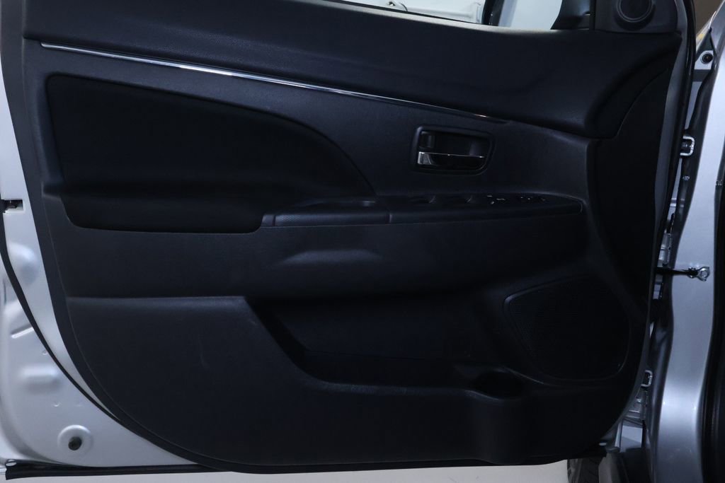 Used 2025 Mitsubishi Outlander Sport ES image 11