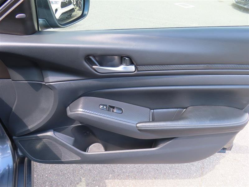 Used 2025 Nissan Altima 2.5 SV FWD image 34