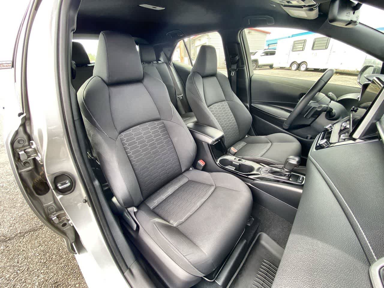 Certified 2025 Toyota Corolla SE w/ SE Package FWD image 23