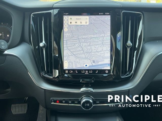 Certified 2025 Volvo XC60 B5 Core image 15