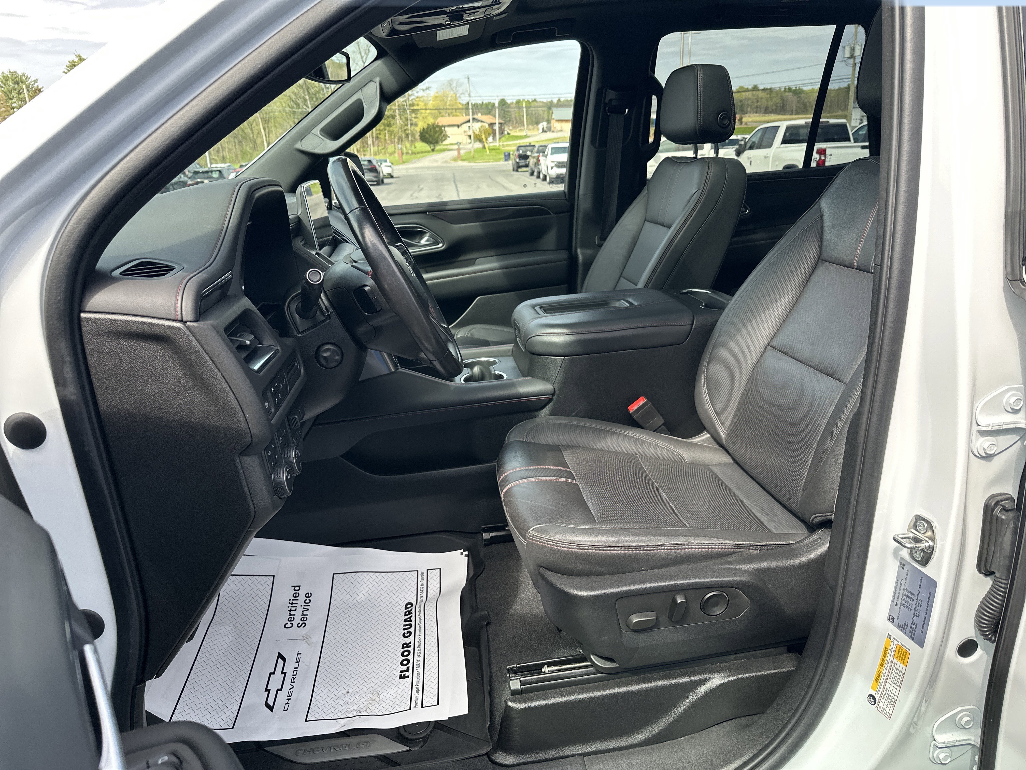 Certified 2022 Chevrolet Tahoe RST w/ Luxury Package AWD/4WD image 10