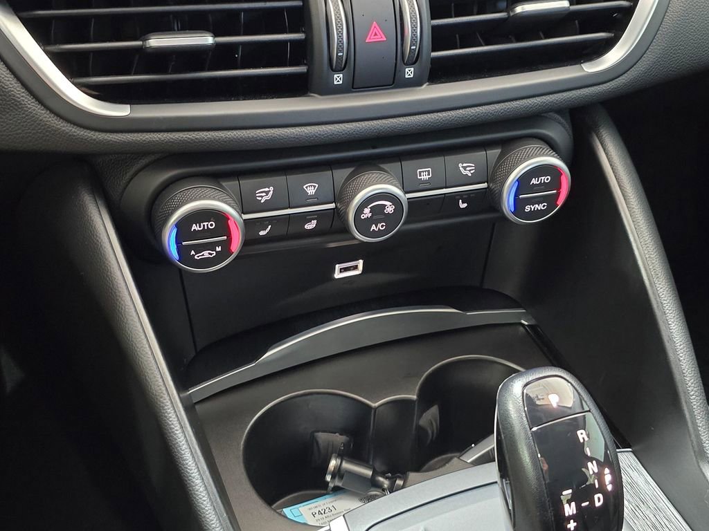 Used 2019 Alfa Romeo Giulia Sprint w/ Nero Edizione image 14