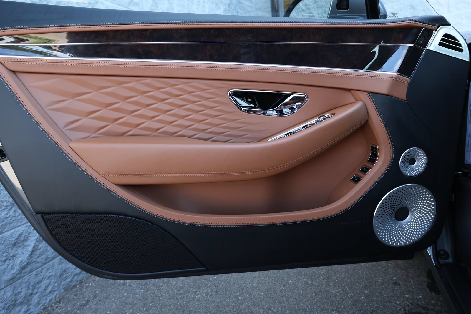 Certified 2026 Bentley Continental GT Azure AWD/4WD image 24