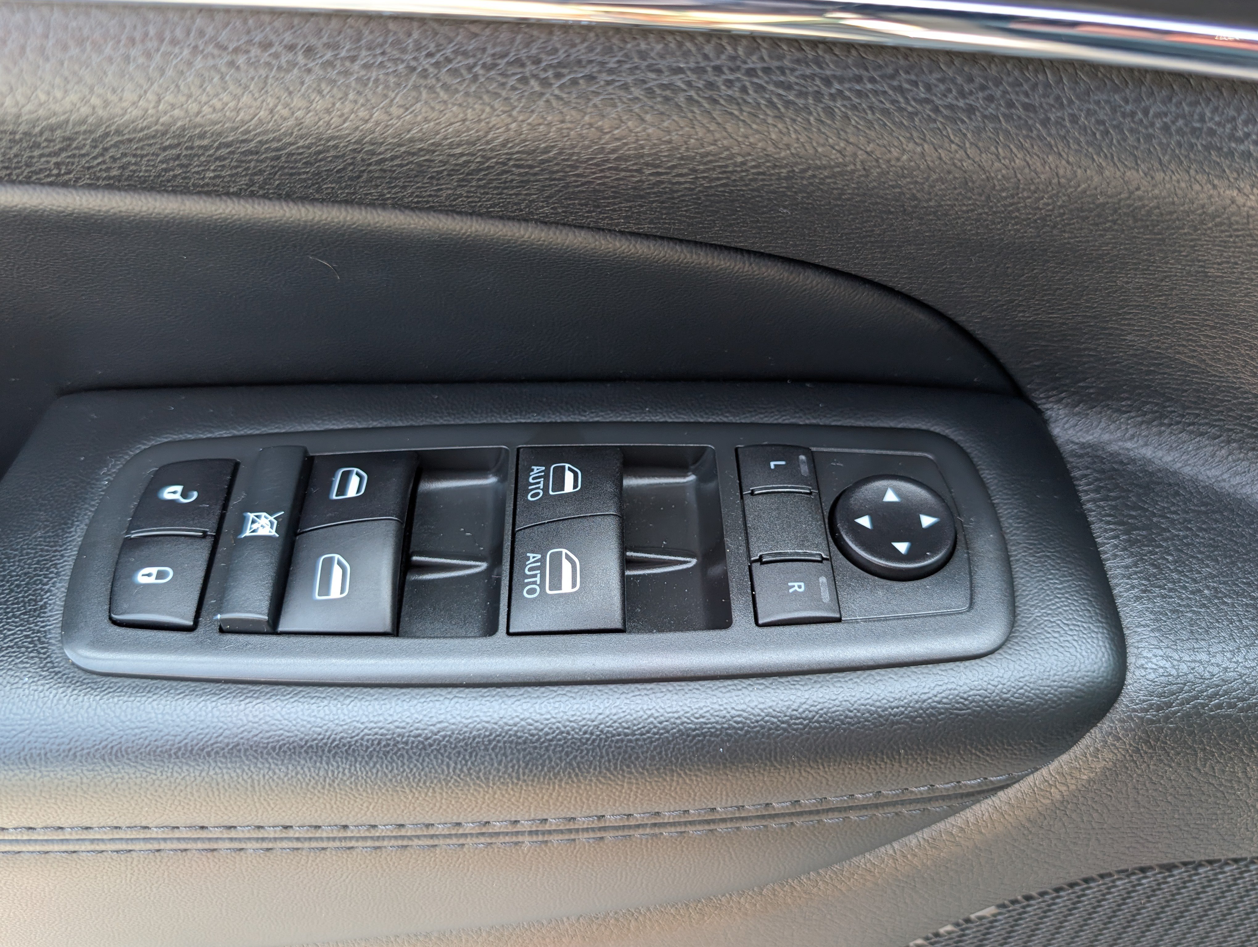 Used 2020 Jeep Grand Cherokee Limited w/ Luxury Group II AWD/4WD image 21