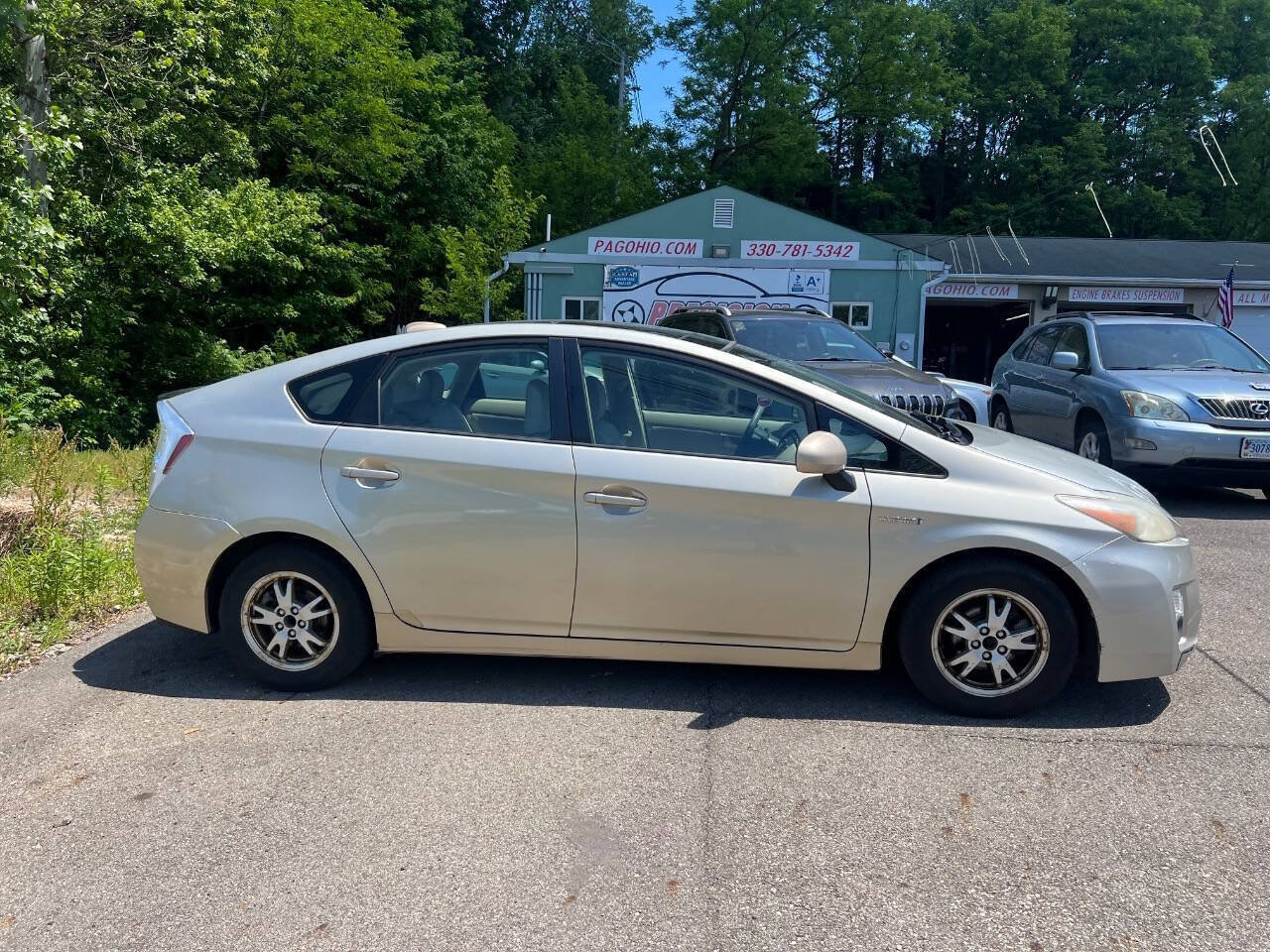 Used 2011 Toyota Prius Four w/ Solar Roof Pkg FWD image 3