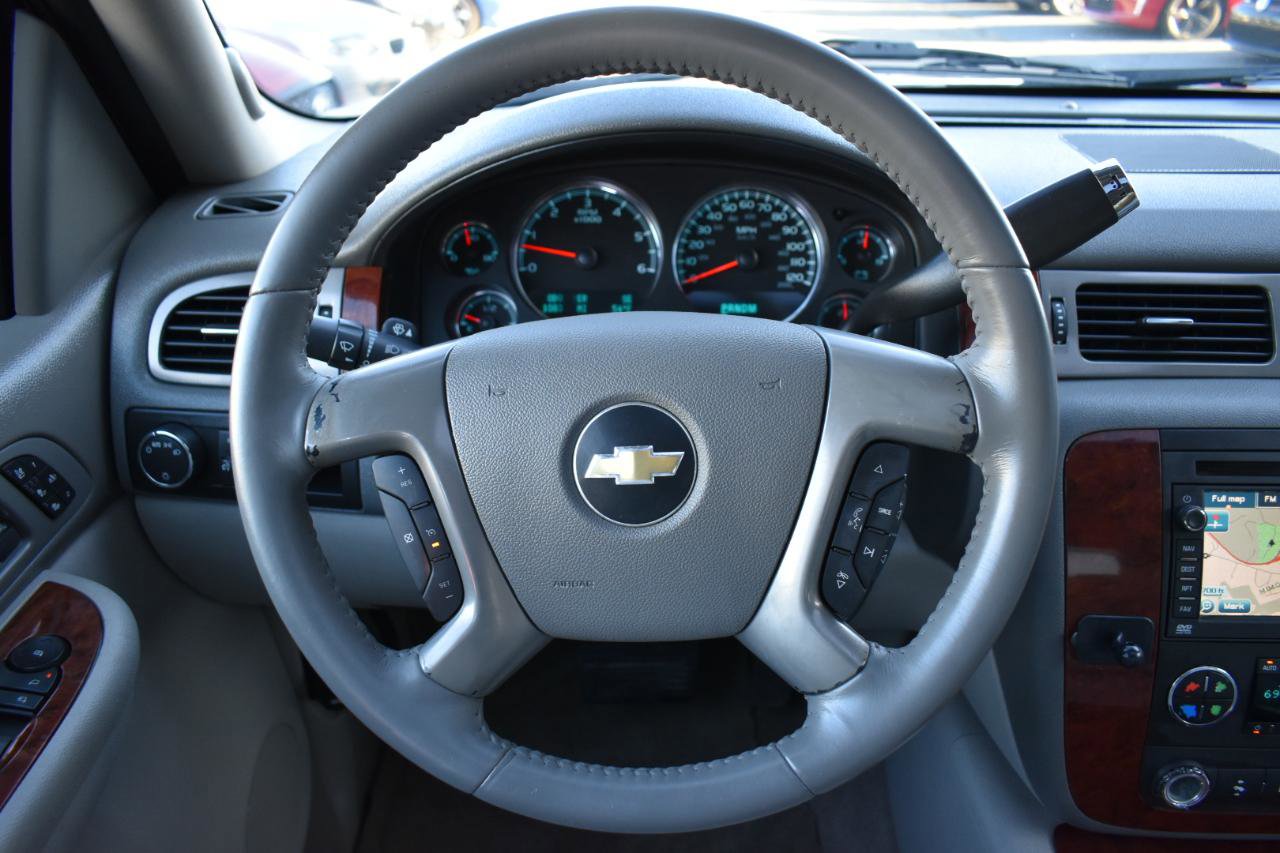 Used 2009 Chevrolet Avalanche LTZ image 13