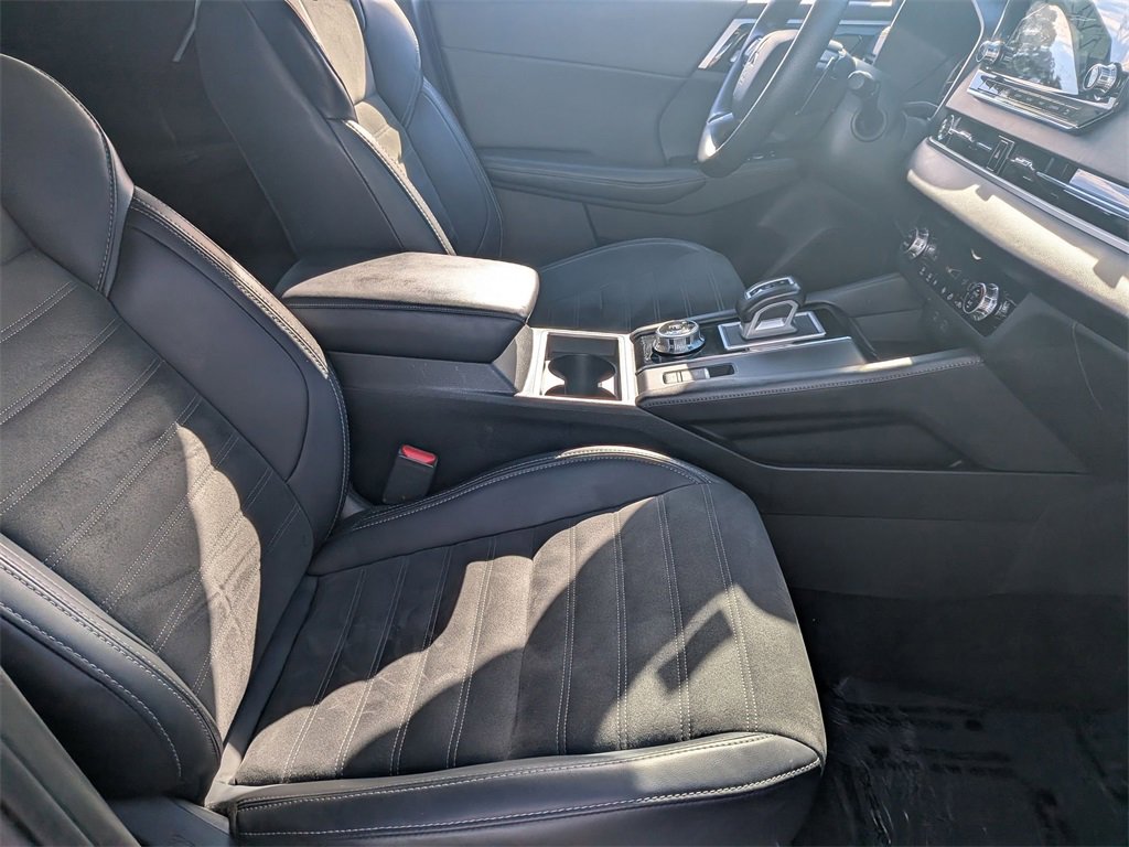 Used 2024 Mitsubishi Outlander SE image 33