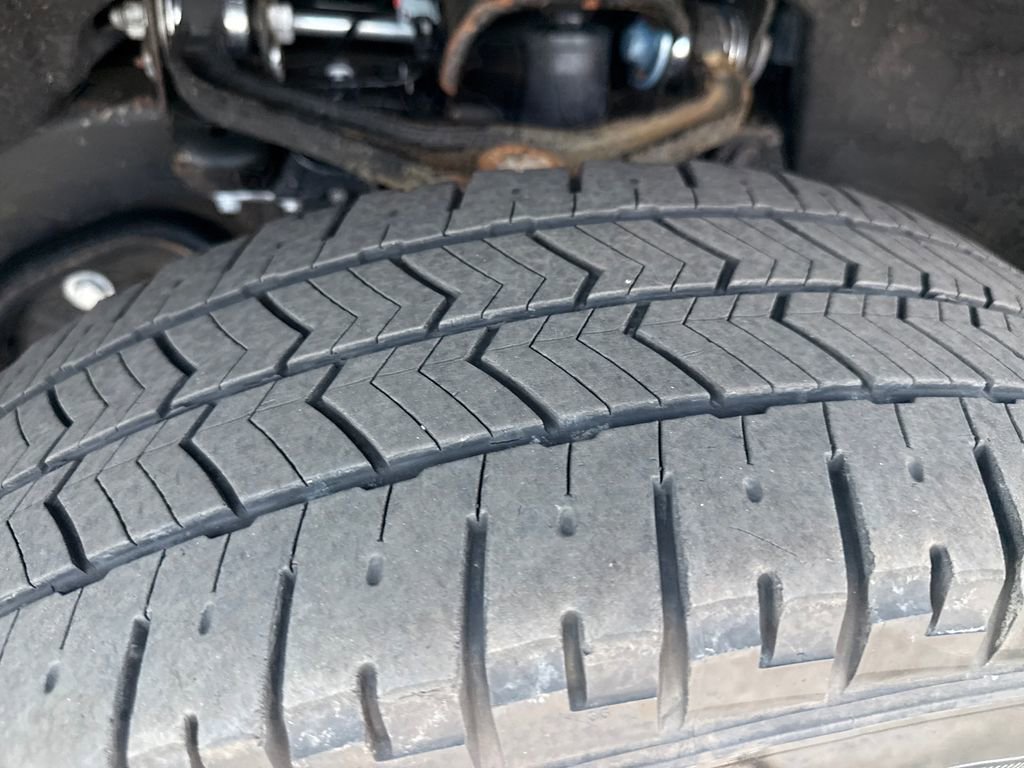 Used 2024 Chevrolet Silverado 3500 LT w/ Convenience Package AWD/4WD image 35