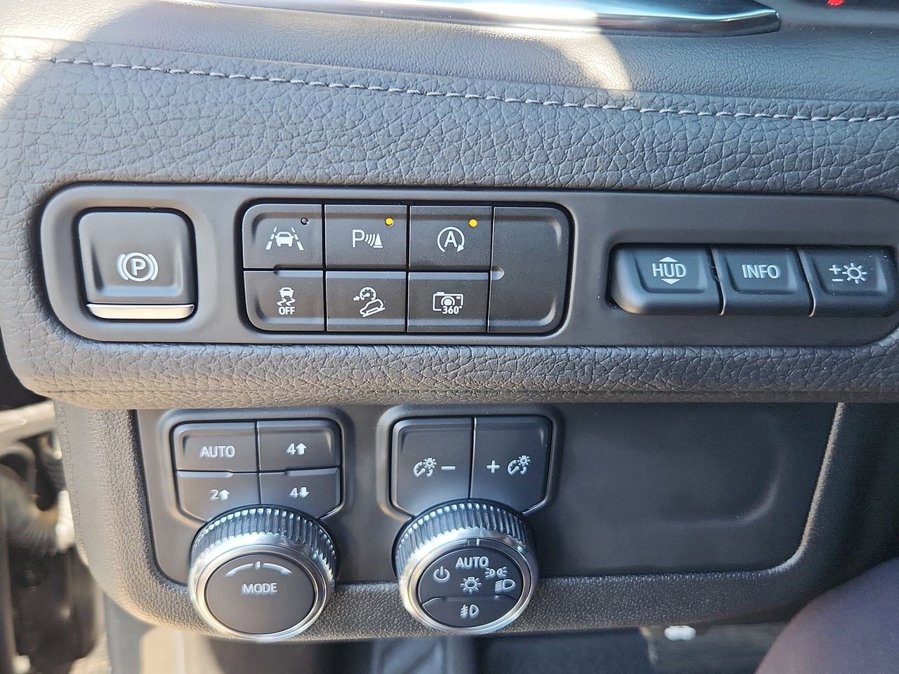 Used 2024 GMC Yukon Denali image 15