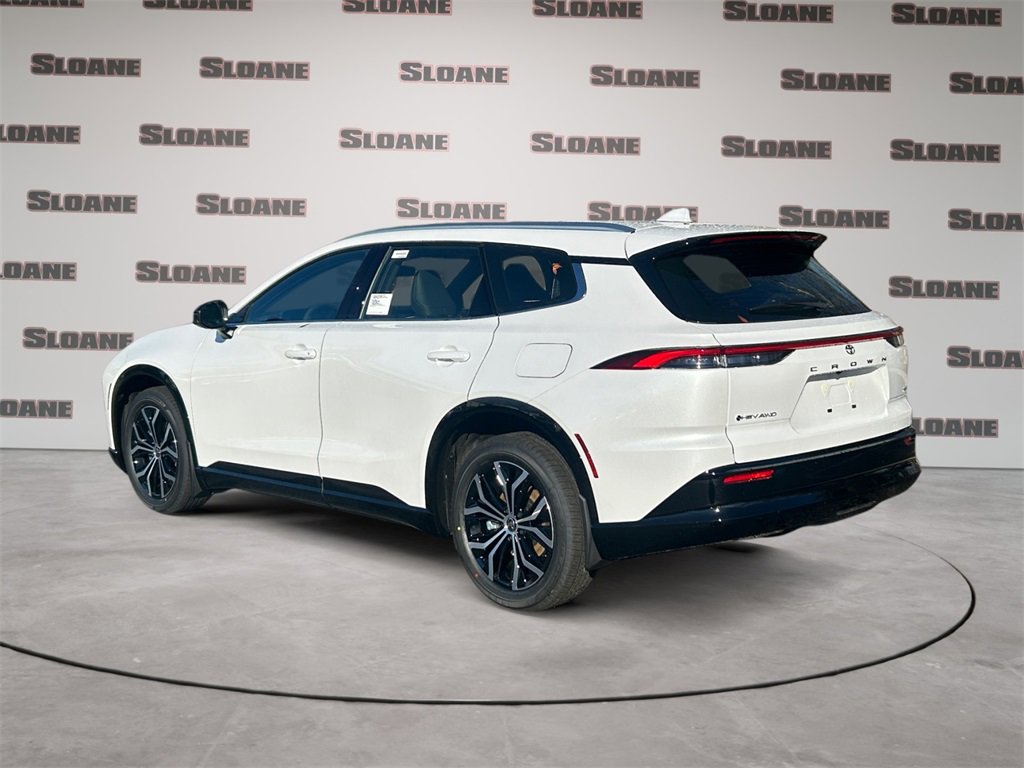 Used 2025 Toyota Crown Signia image 3