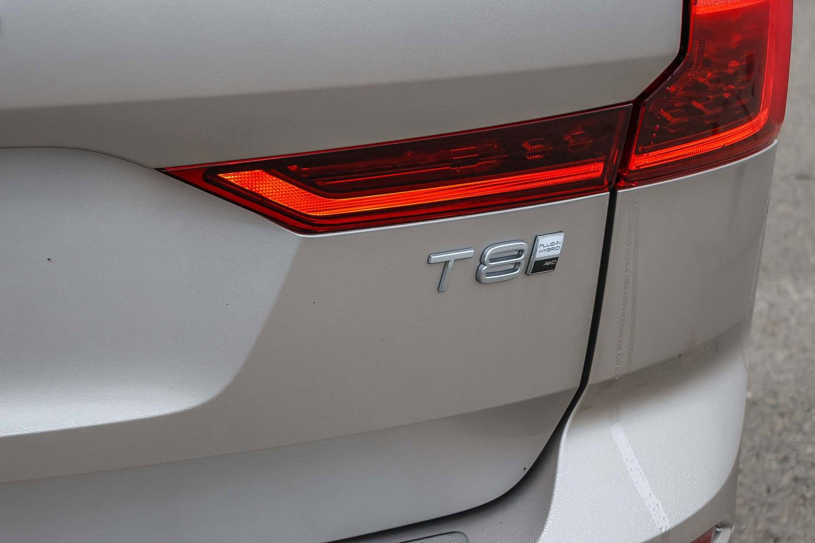 New 2026 Volvo XC60 T8 Ultra w/ Protection Package Premier image 13