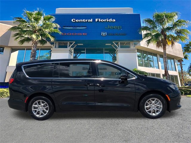 New 2026 Chrysler Voyager LX image 4