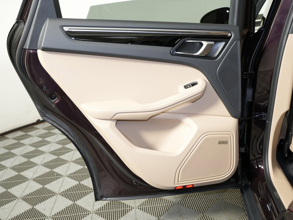 New 2026 Porsche Macan image 34