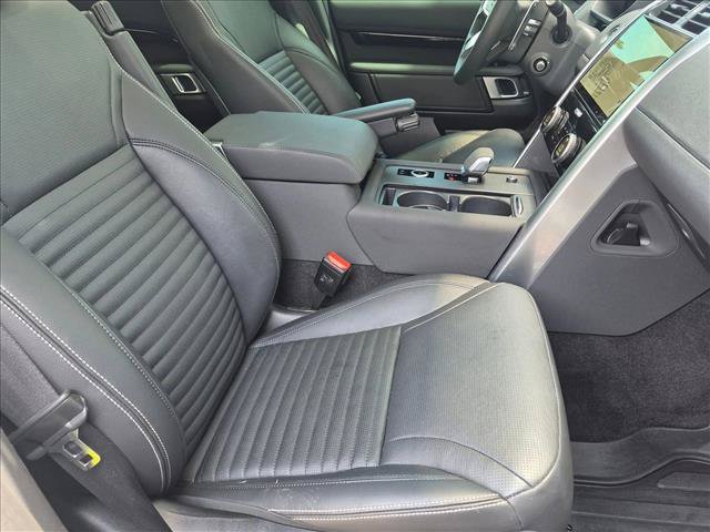 Used 2024 Land Rover Discovery S AWD/4WD image 19