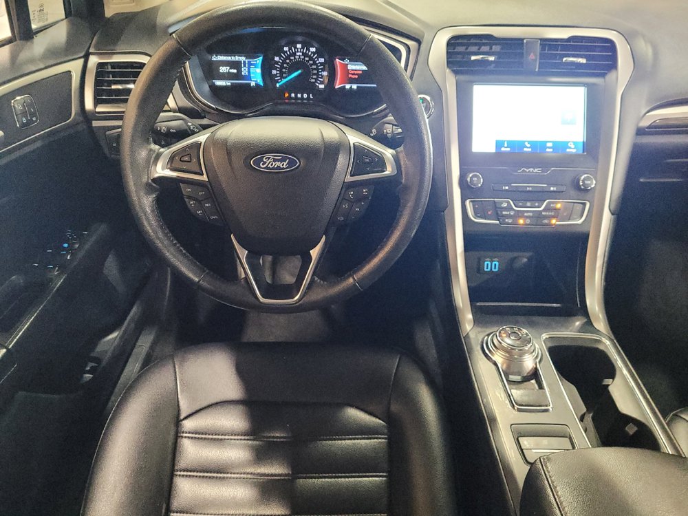 Used 2020 Ford Fusion SEL FWD image 22