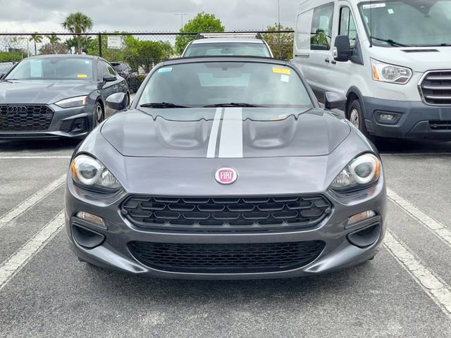 Used 2017 FIAT 124 Spider Classica RWD image 2