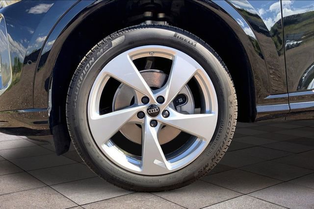 Used 2025 Audi Q5 Premium w/ Premium Plus AWD/4WD image 9