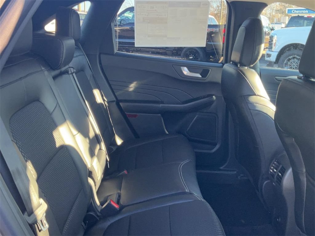 New 2025 Ford Escape SE FWD image 15