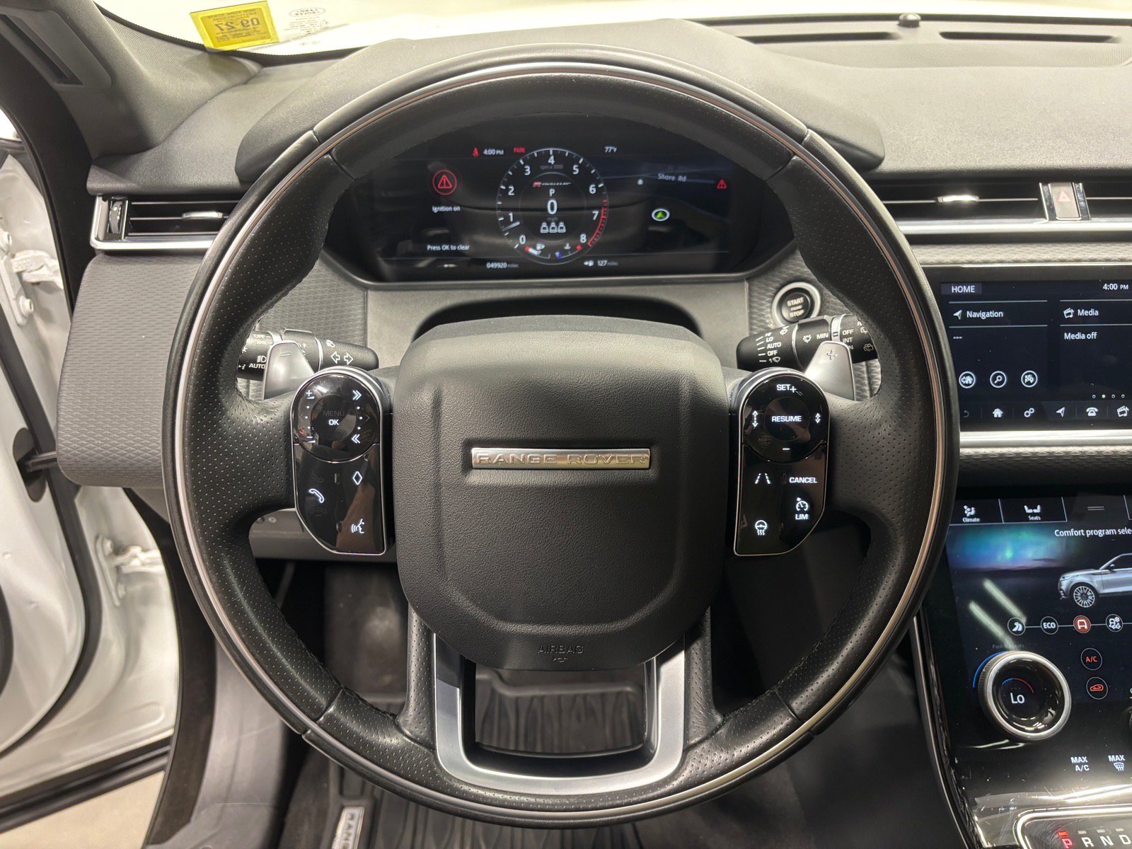 Used 2019 Land Rover Range Rover Velar R-Dynamic SE AWD/4WD image 19