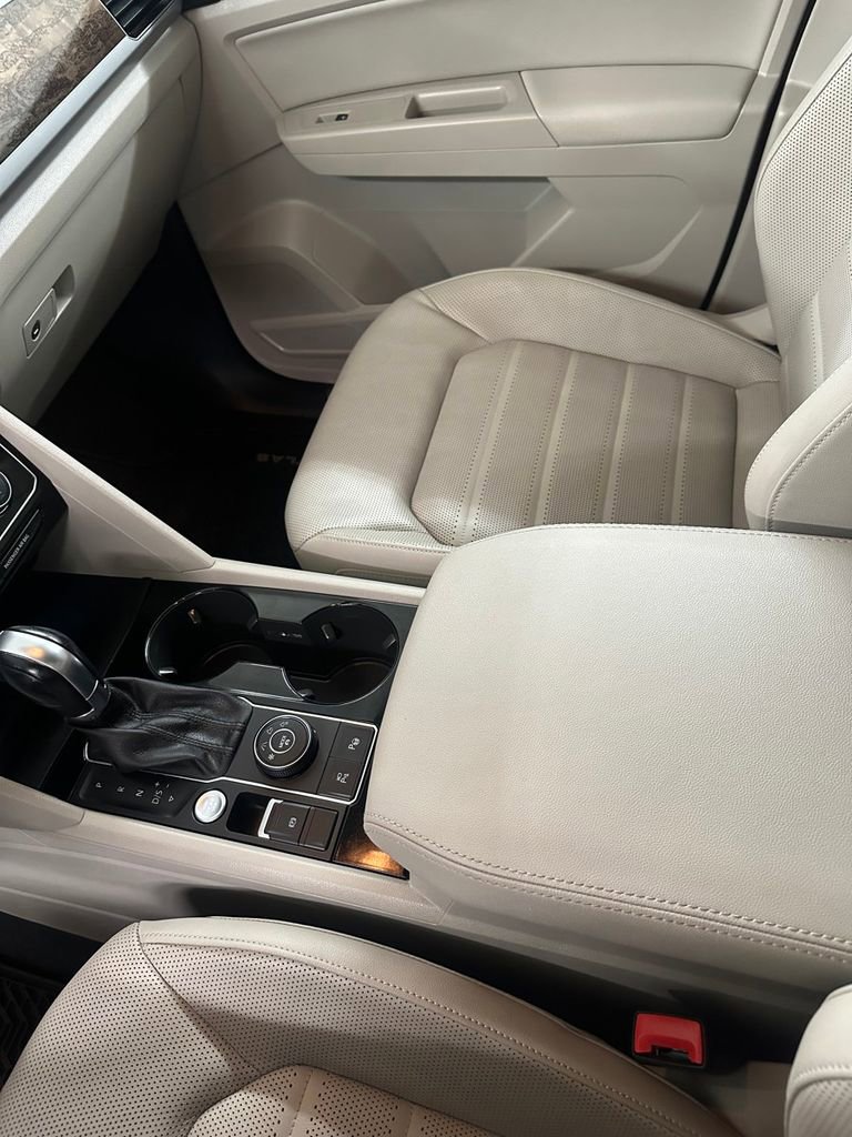 Used 2019 Volkswagen Atlas SEL Premium image 19