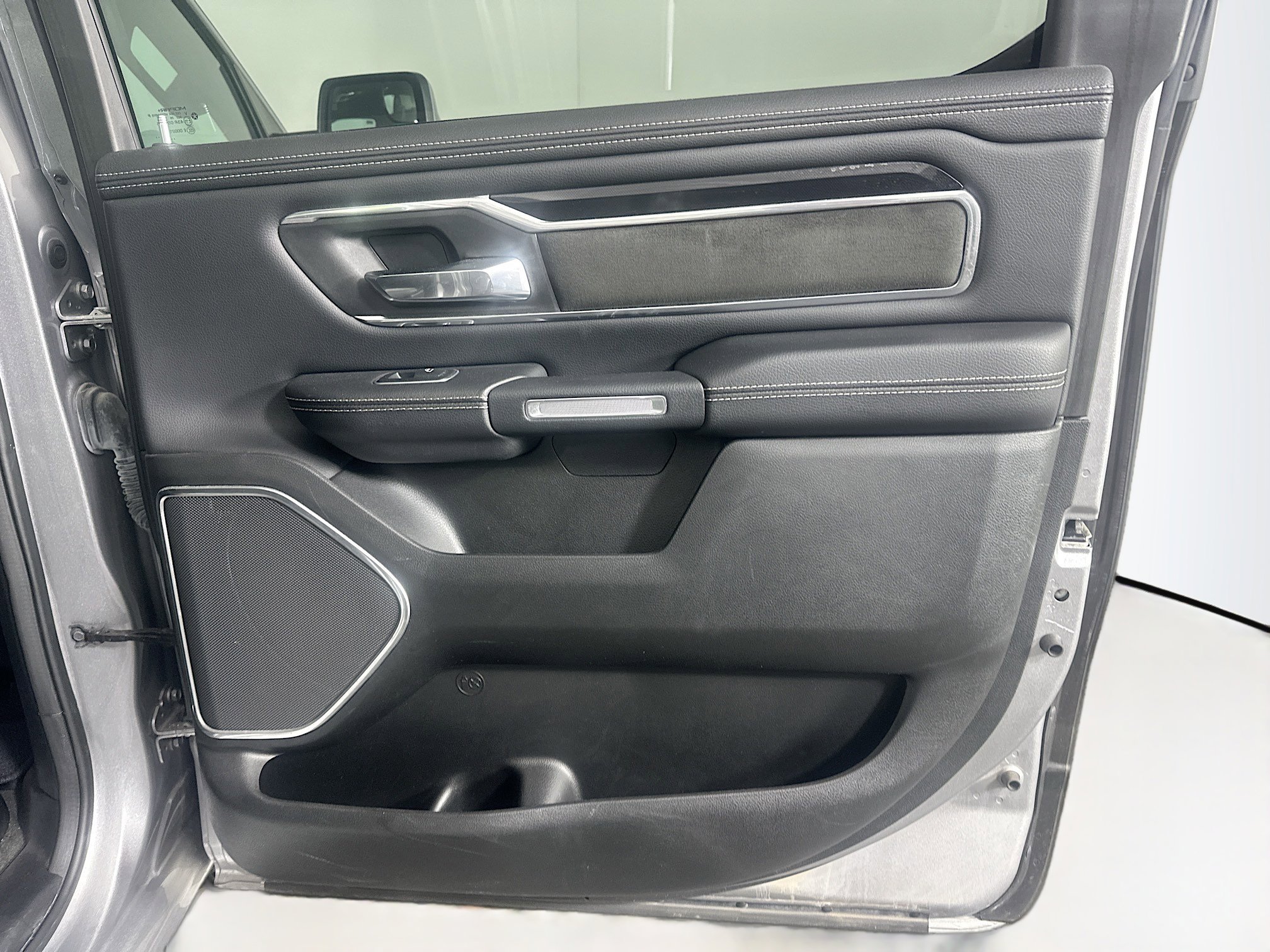 Used 2022 RAM 1500 Laramie image 31