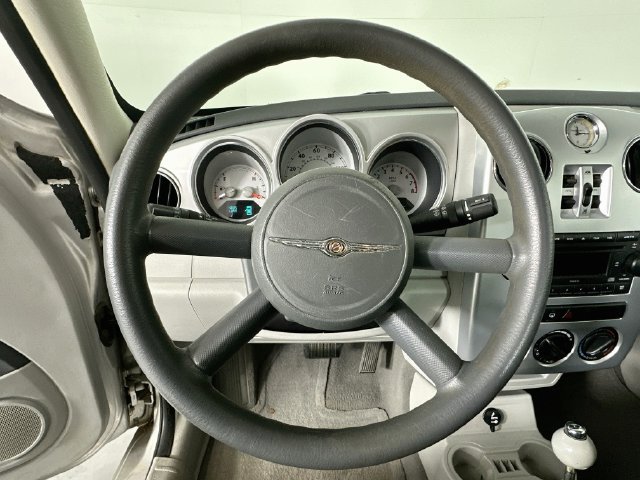 Used 2009 Chrysler PT Cruiser FWD image 9