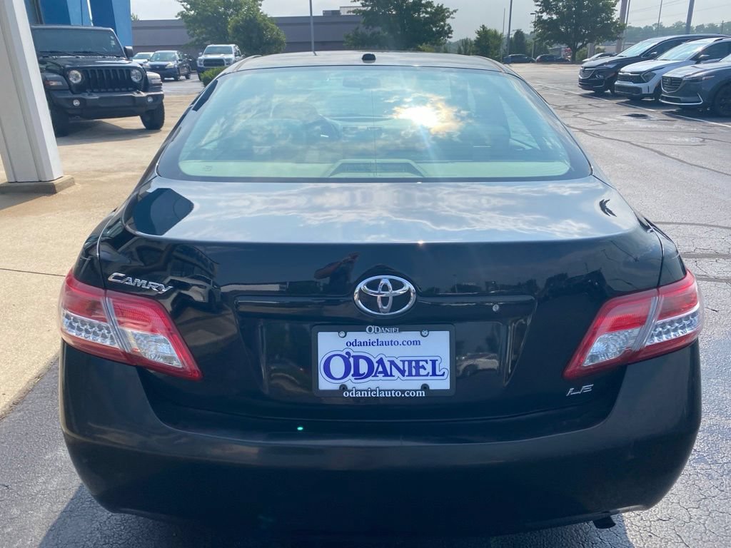 Used 2011 Toyota Camry LE FWD image 5