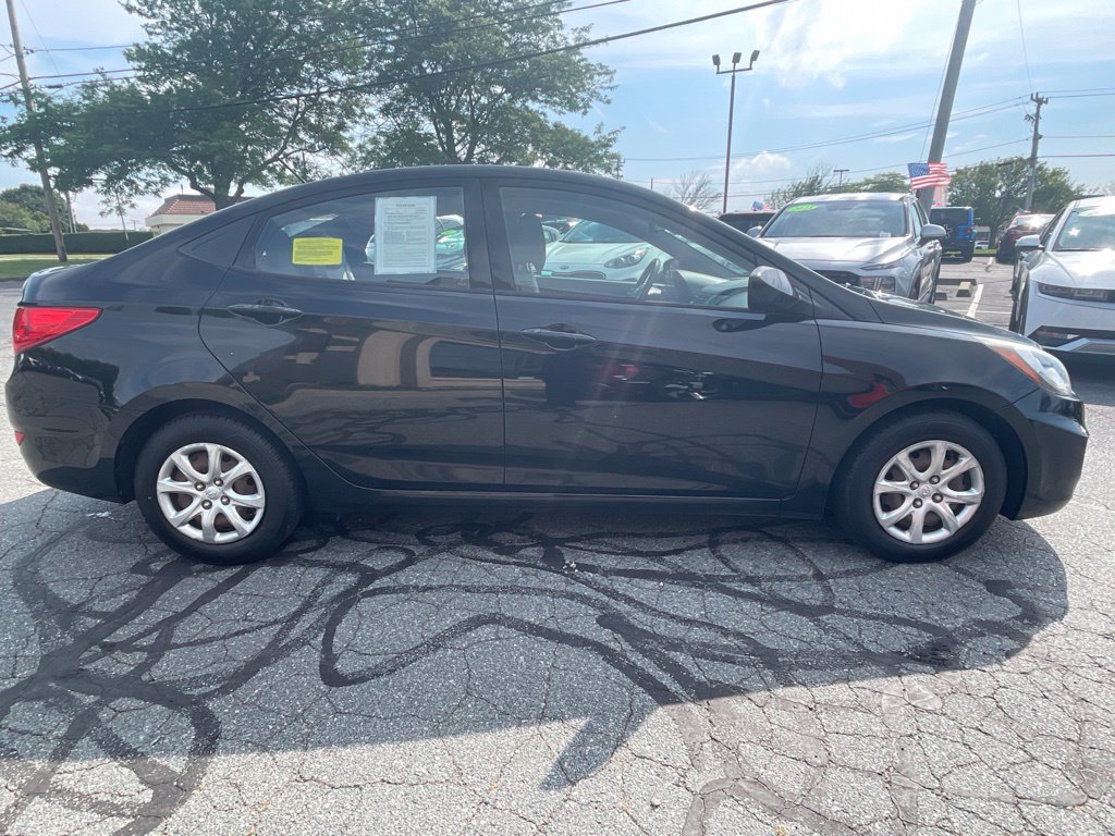 Used 2013 Hyundai Accent GLS FWD image 4