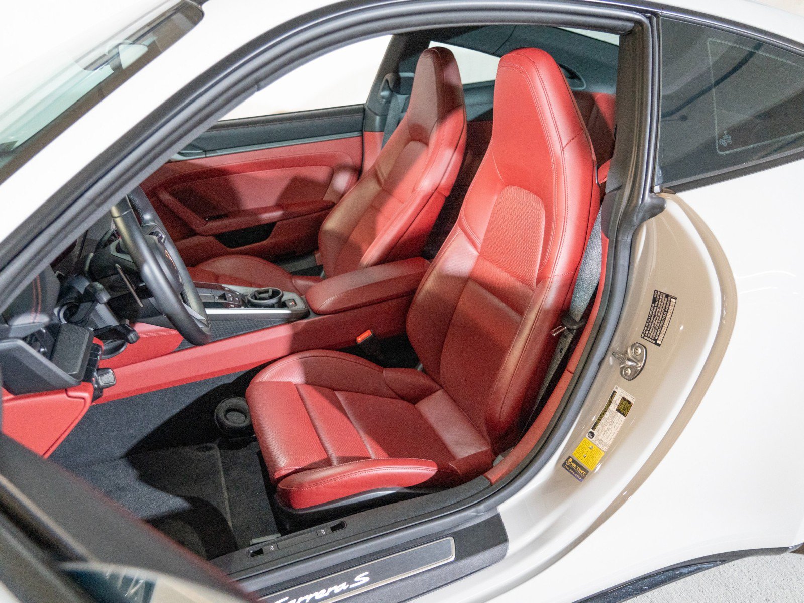 Certified 2024 Porsche 911 Carrera S RWD image 5