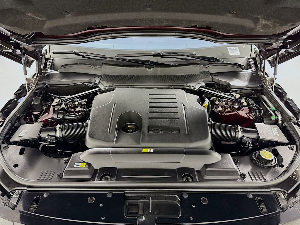 Used 2020 Land Rover Range Rover HSE image 30